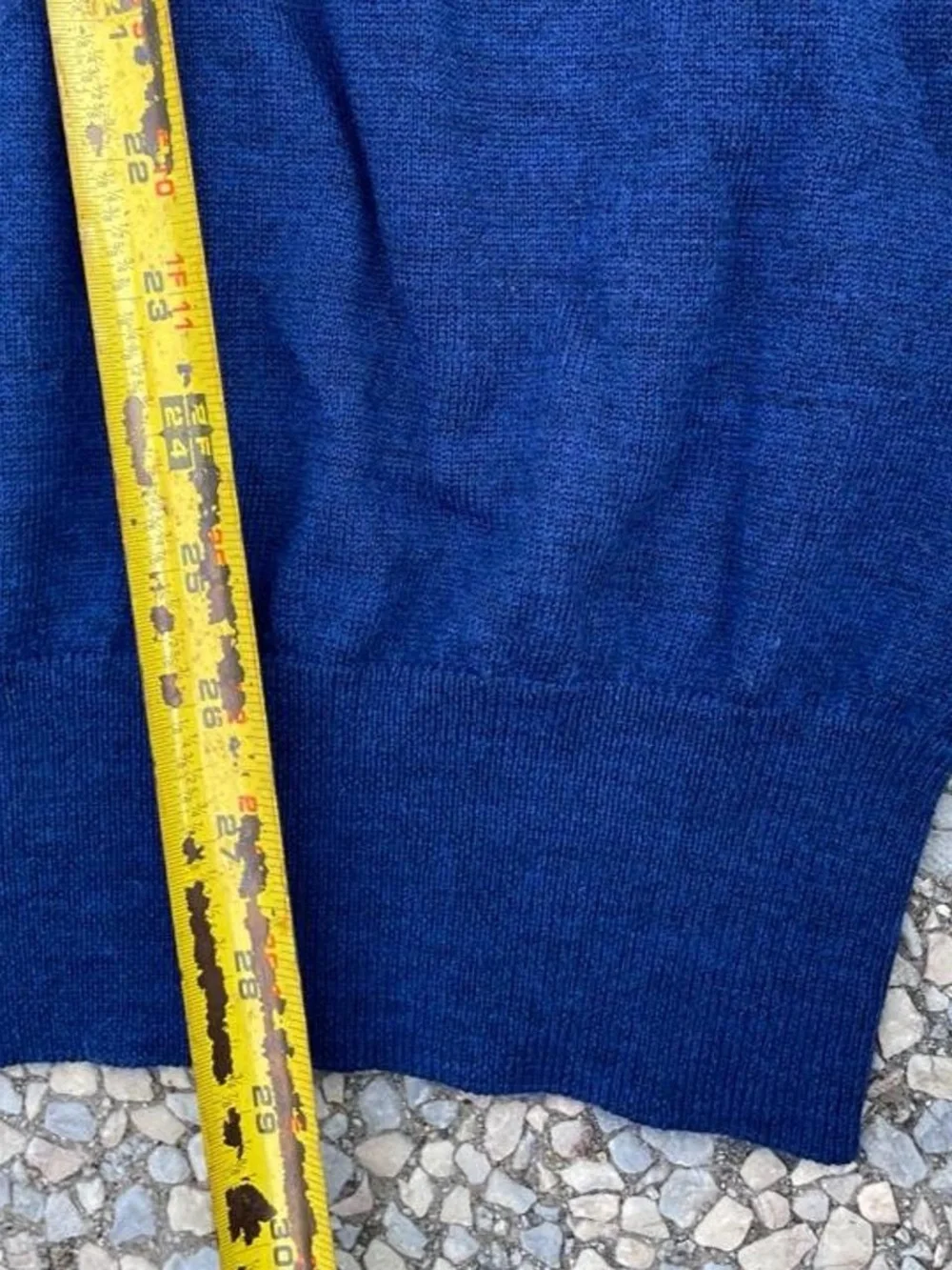 Orvis Men's Wool V-Neck Sweater in Royal Blue